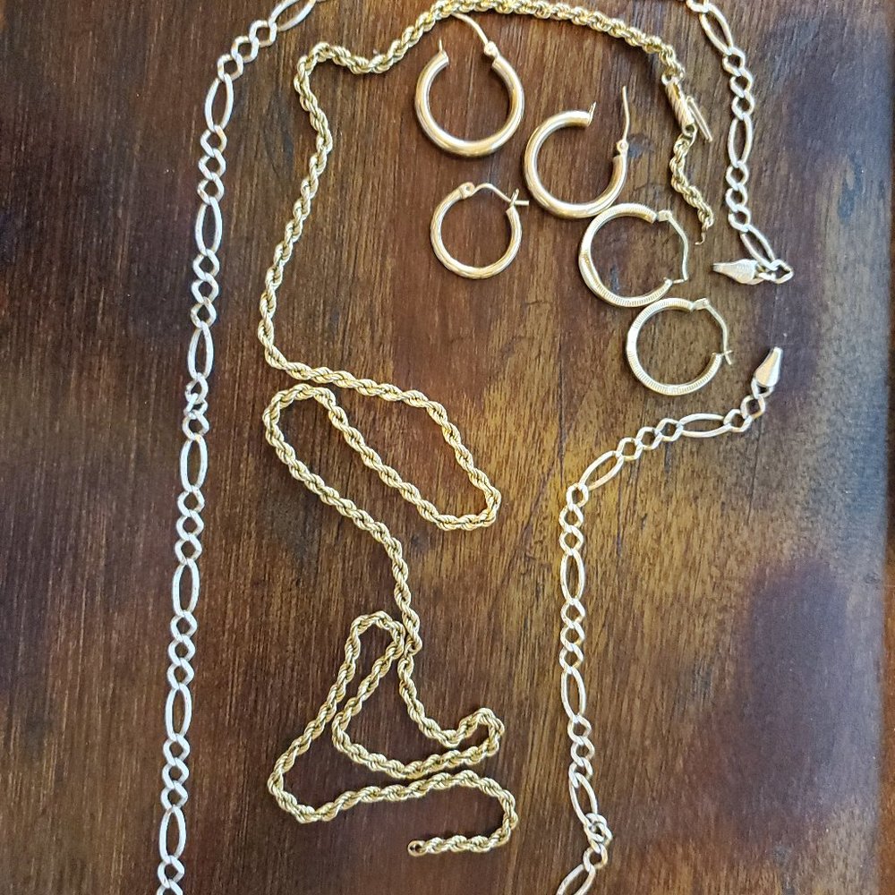 Lot of 10K/14K Yellow Gold (Some broken pieces)